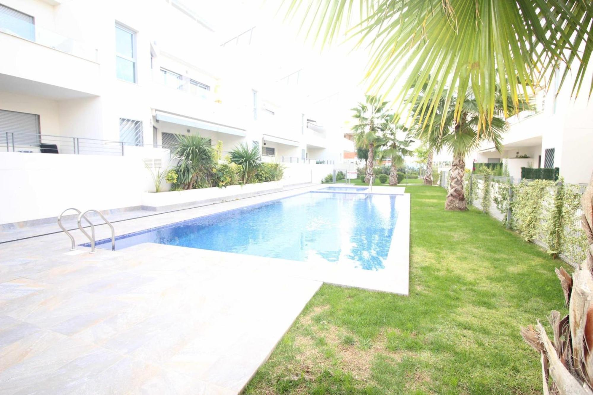 Apto Bajo La Veleta Torrevieja Exterior photo