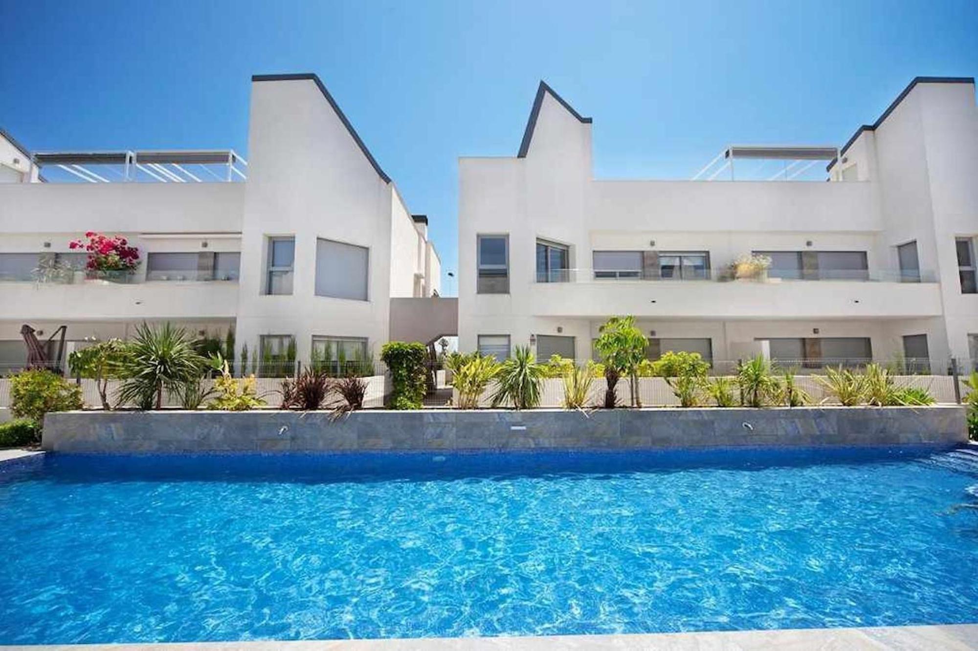 Apto Bajo La Veleta Torrevieja Exterior photo